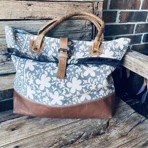 NWOT Hopofly Canvas and Leather Floral Patterned Tote Bag